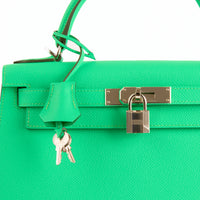 HERMES - Sac à main Kelly 28 cuir Epsom Vert Comics - Hand Bag