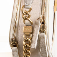 CHANEL - Sac bandoulière Vanity Logo CC cuir caviar blanc - Hand bag
