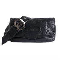 CHANEL - Black Quilted Leather Logo Handbag - Hand bag 