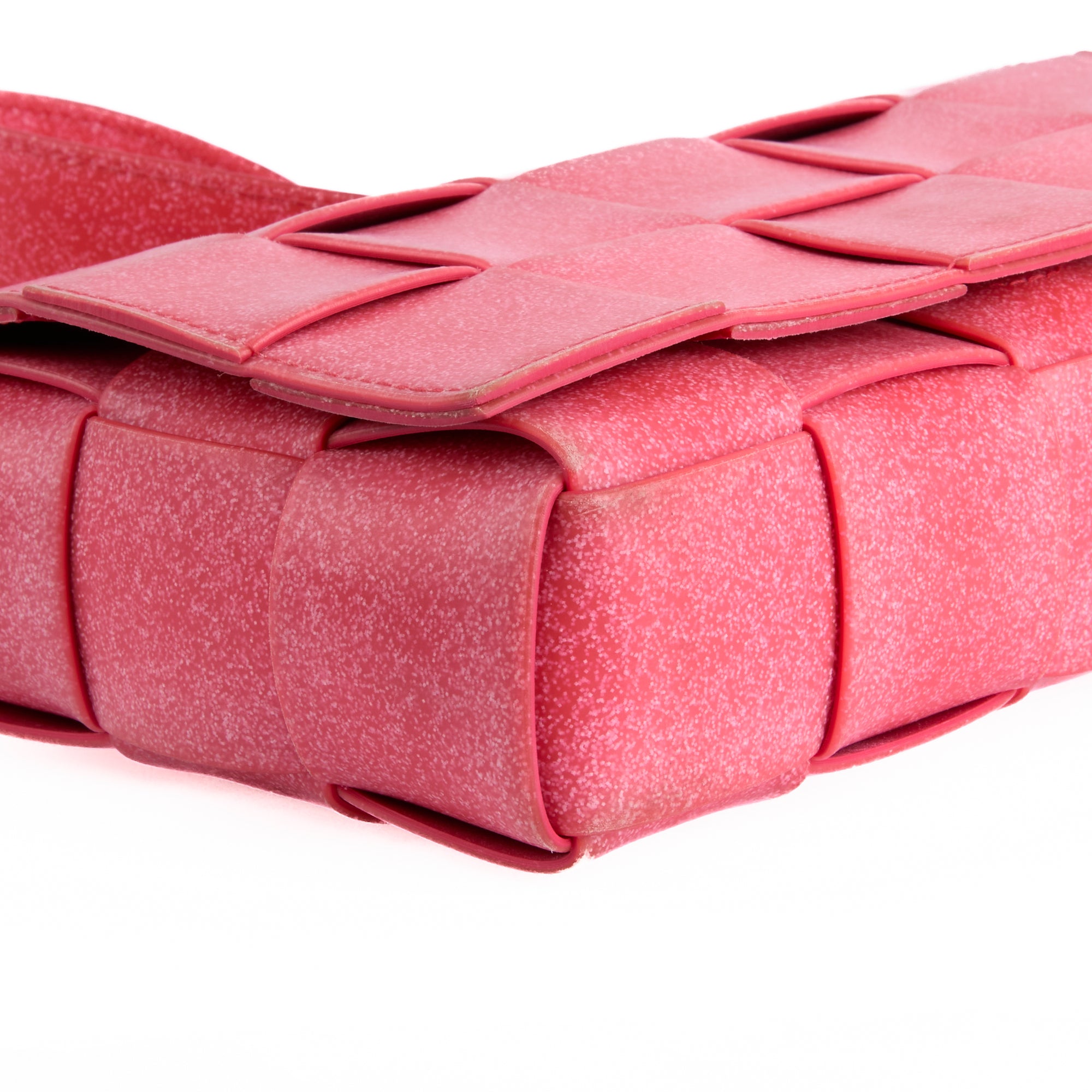 BOTTEGA VENETA - Pink rubber Intrecciato Cassette bag - Hand bag