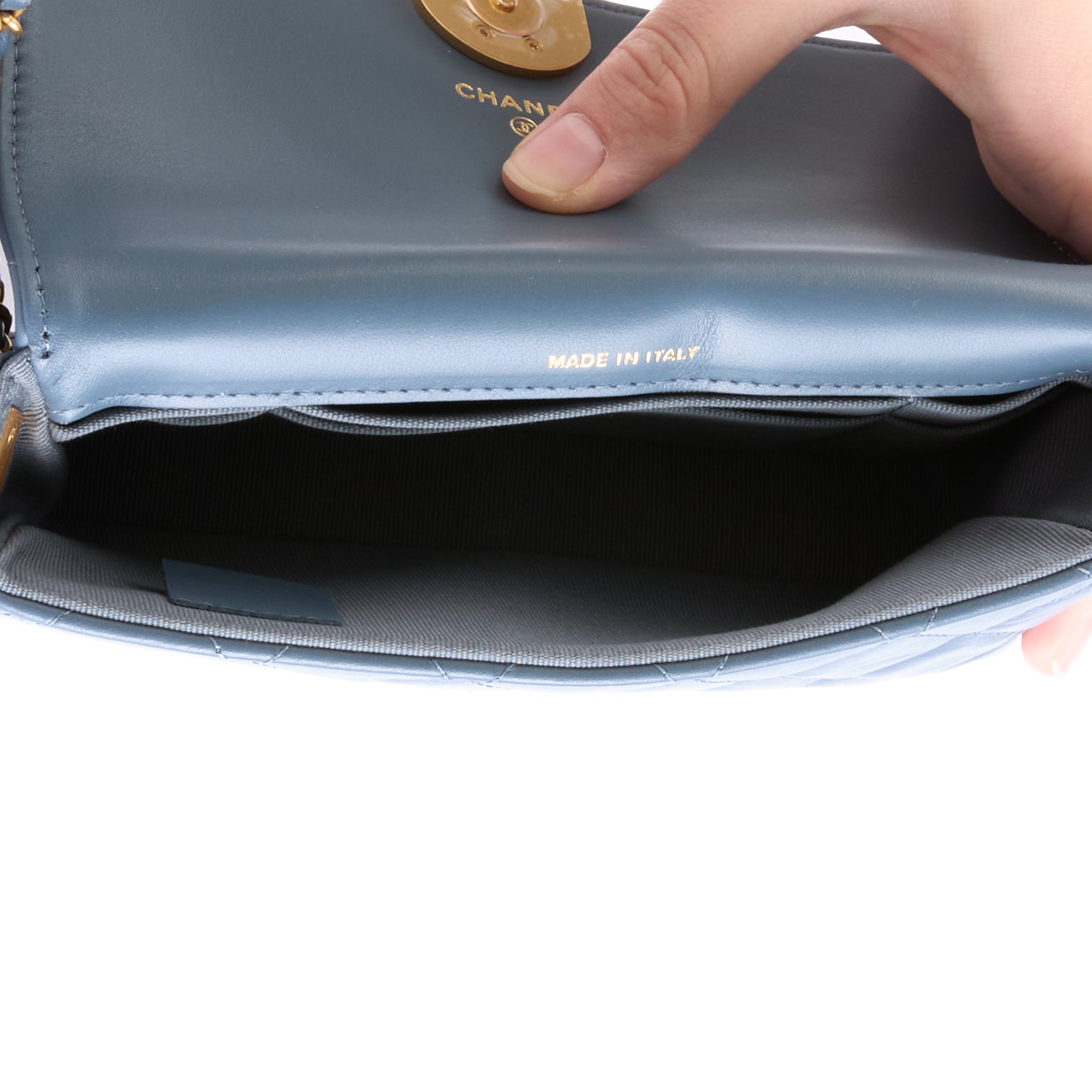 CHANEL - Sac bandoulière Wallet on chain Mini 19 cuir bleu - Hand bag