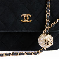 CHANEL - Sac bandoulière Mini Logo CC velours noir - Hand bag