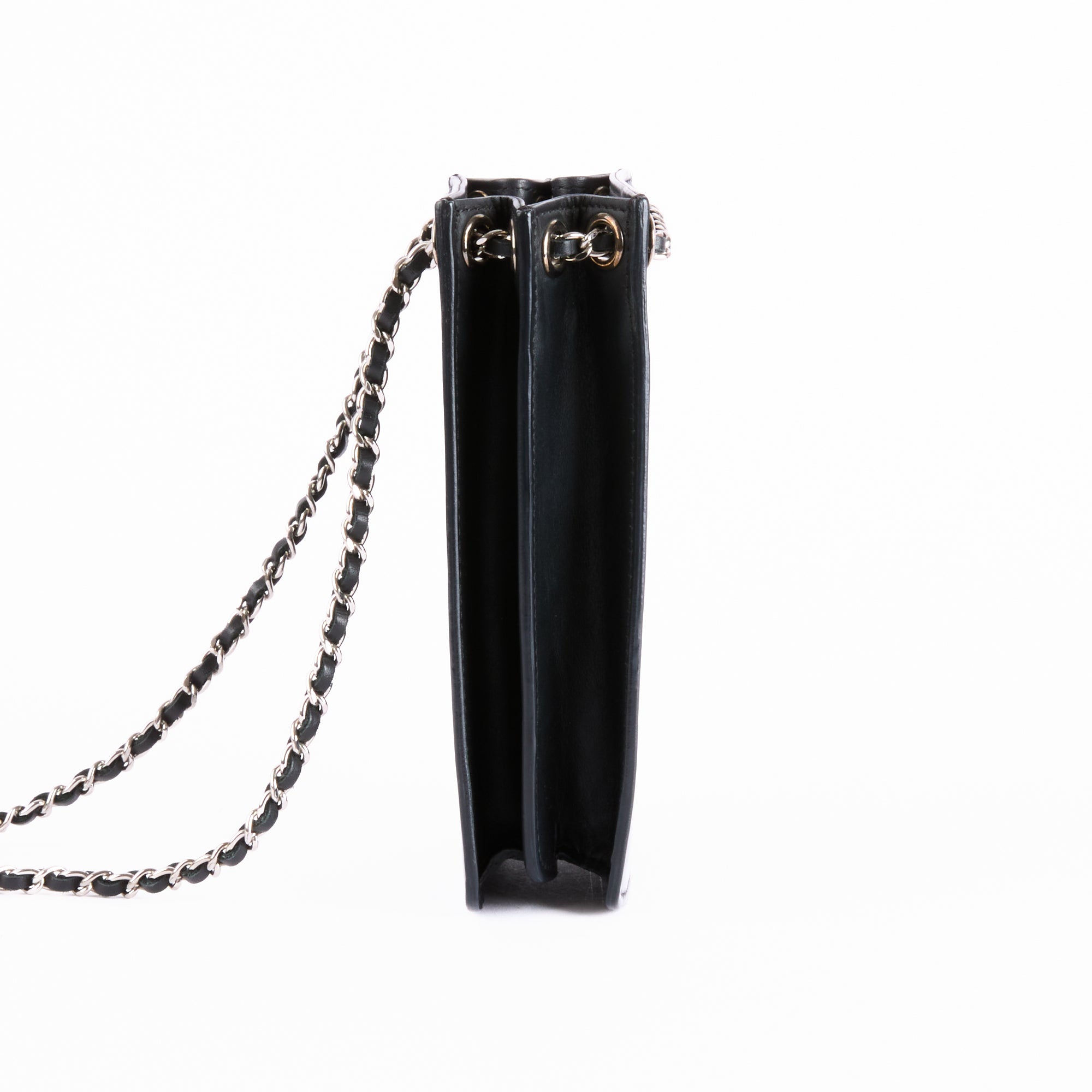 CHANEL - CC Logo Phone Case shoulder bag in black patent leather - Handbag 