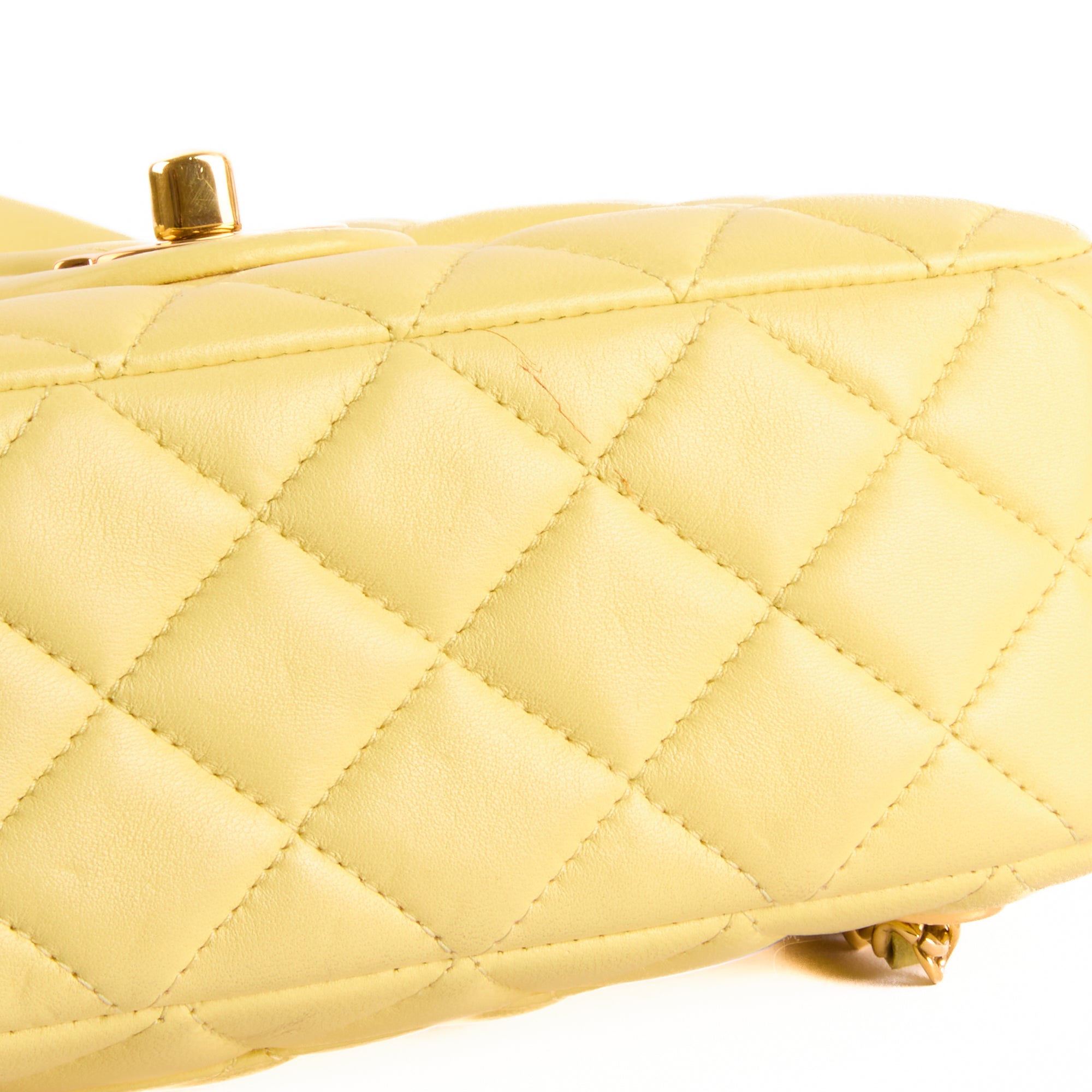 CHANEL - Sac à dos Timeless cuir matelassé jaune - Hand bag