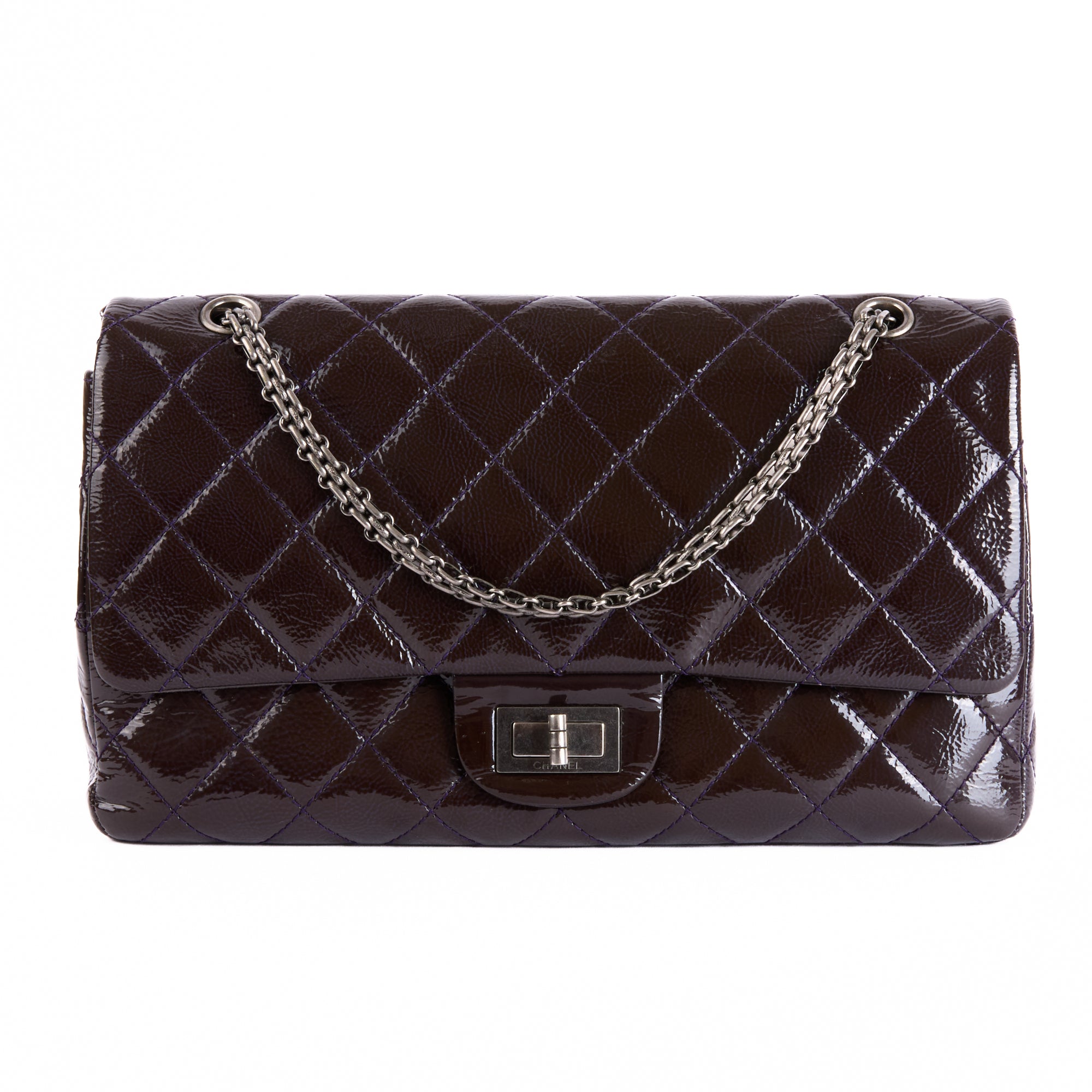 CHANEL - Sac bandoulière 2.55 Jumbo cuir vernis violet - Hand bag