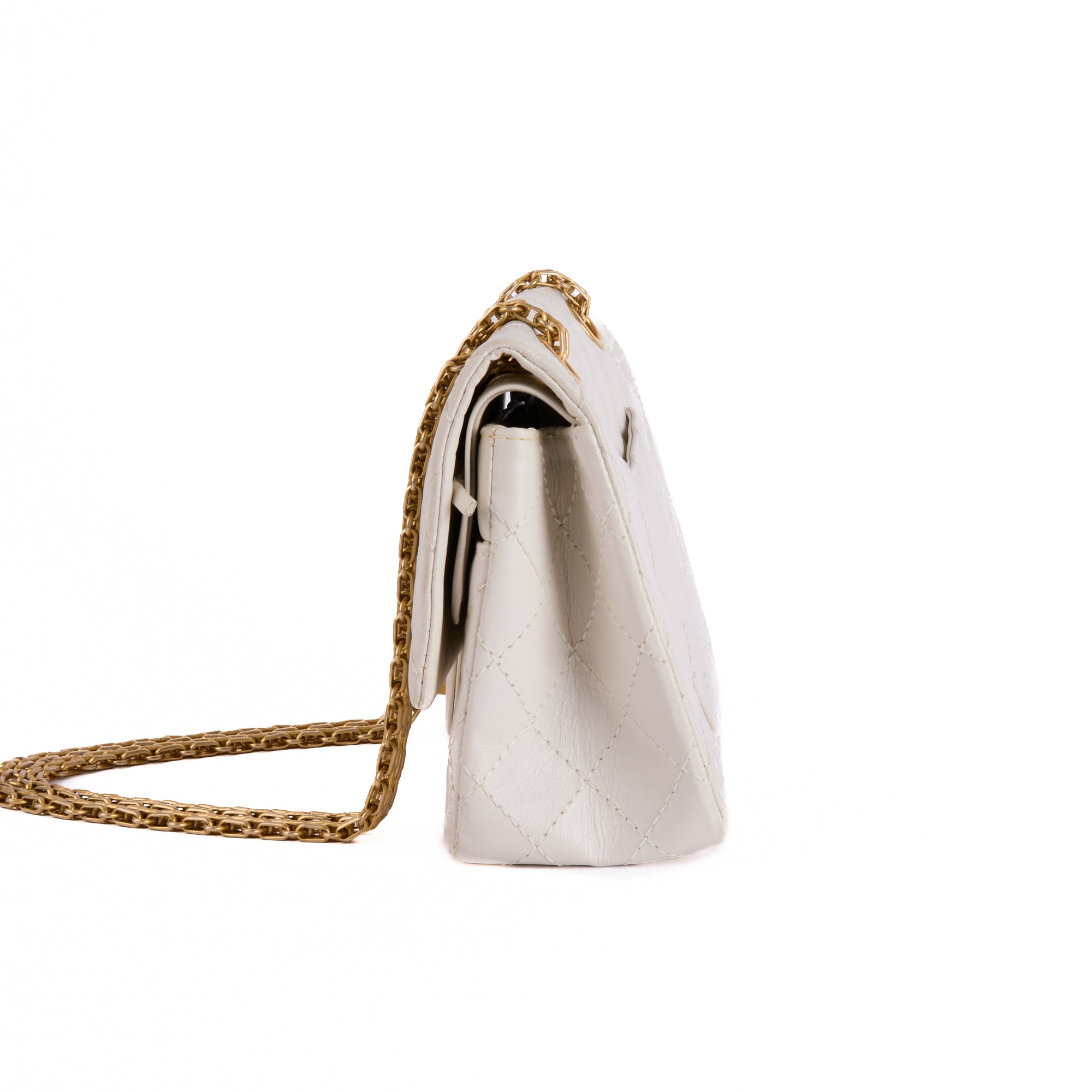 CHANEL - Sac bandoulière 2.55 Classique Medium cuir blanc - Hand bag