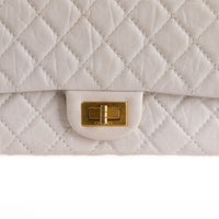 CHANEL - Sac bandoulière 2.55 Classique Medium cuir blanc - Hand bag