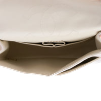 CHANEL - Sac bandoulière 2.55 Classique Medium cuir blanc - Hand bag