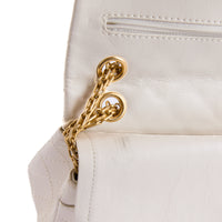 CHANEL - Sac bandoulière 2.55 Classique Medium cuir blanc - Hand bag