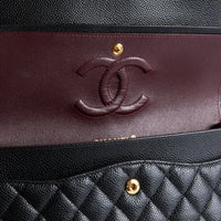 CHANEL - Sac bandoulière Timeless Medium Classique cuir caviar noir - Hand bag