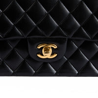 CHANEL - Sac bandoulière Timeless Medium classique cuir noir - Hand bag