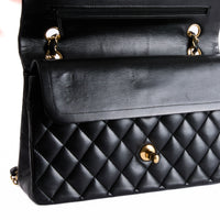 CHANEL - Sac bandoulière Timeless Medium classique cuir noir - Hand bag